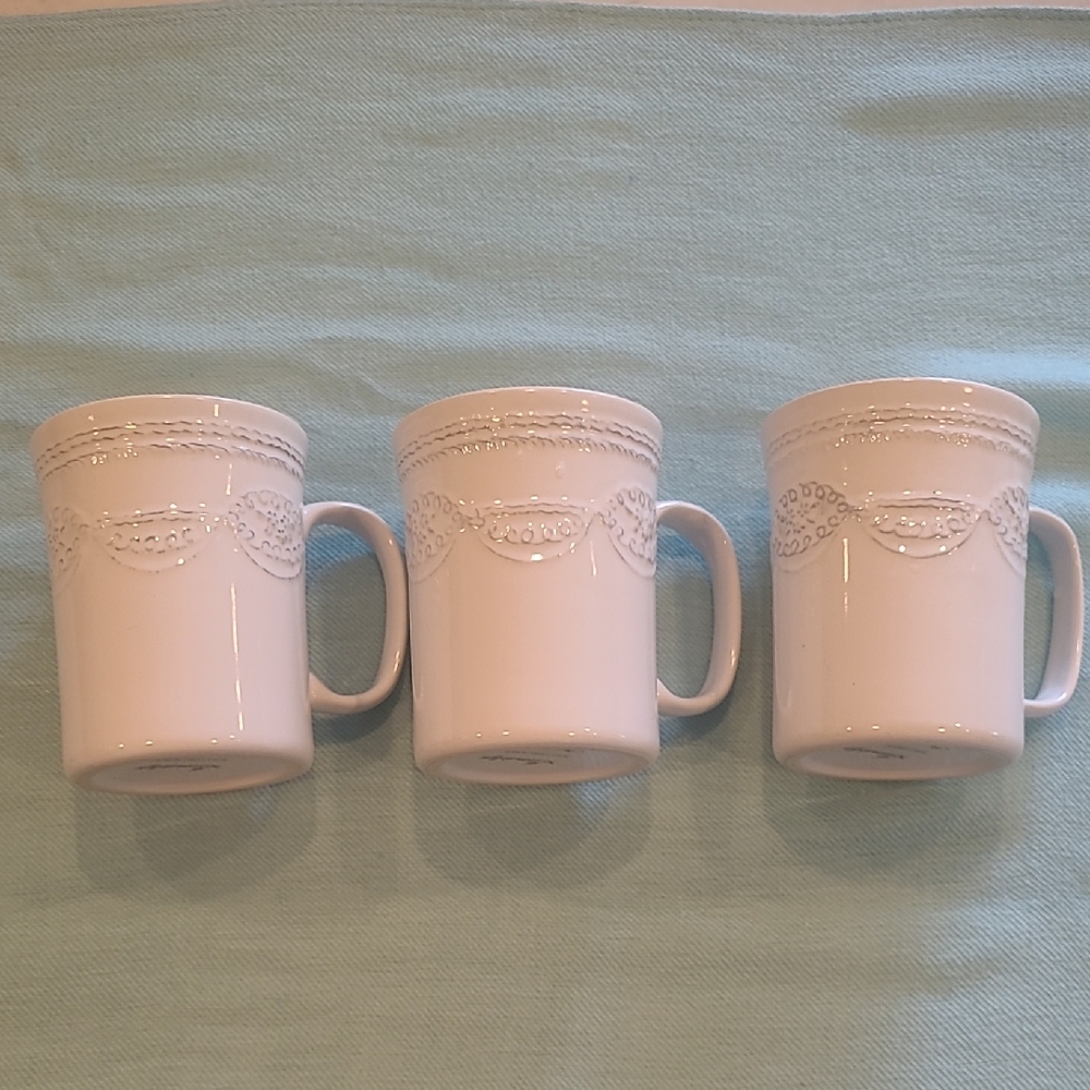 Williams Sonoma Gwendolyn Mugs